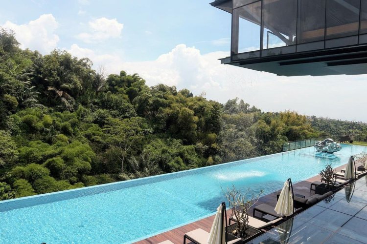 Menginap di Resort Eksklusif Bandung dengan Pemandangan Alam Terbaik