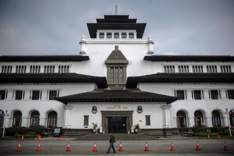 Wisata Sejarah di Gedung Sate Bandung: Ikon Kota yang Memikat