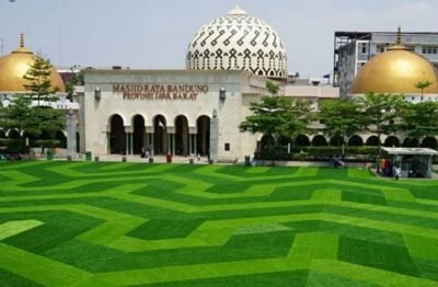 Wisata Religi di Masjid Raya Bandung