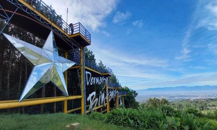 Pesona Keindahan Alam di Puncak Bintang Bandung