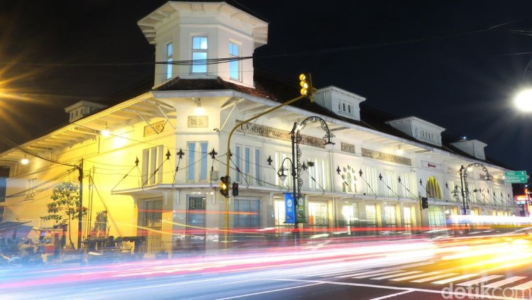 Explore Bandung Night Market: Tempat Wisata Malam yang Asyik