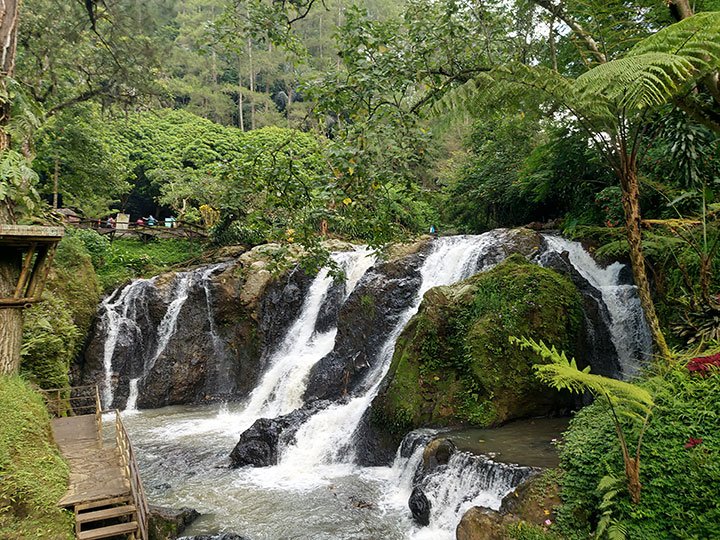 Berpetualang di Wisata Alam Curug Maribaya Bandung