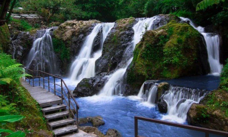 Menyelami Keindahan Tersembunyi di Air Terjun Maribaya: Wisata Alam yang Tak Banyak Diketahui