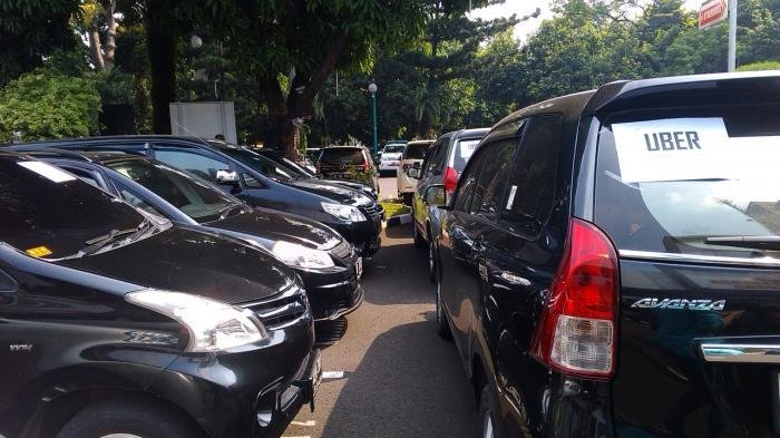 Hemat Biaya Liburan dengan Promo Rental Mobil Bandung