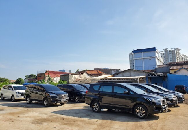 Rental Mobil Bandung untuk Perusahaan: Pilihan Kendaraan untuk Kebutuhan Bisnis